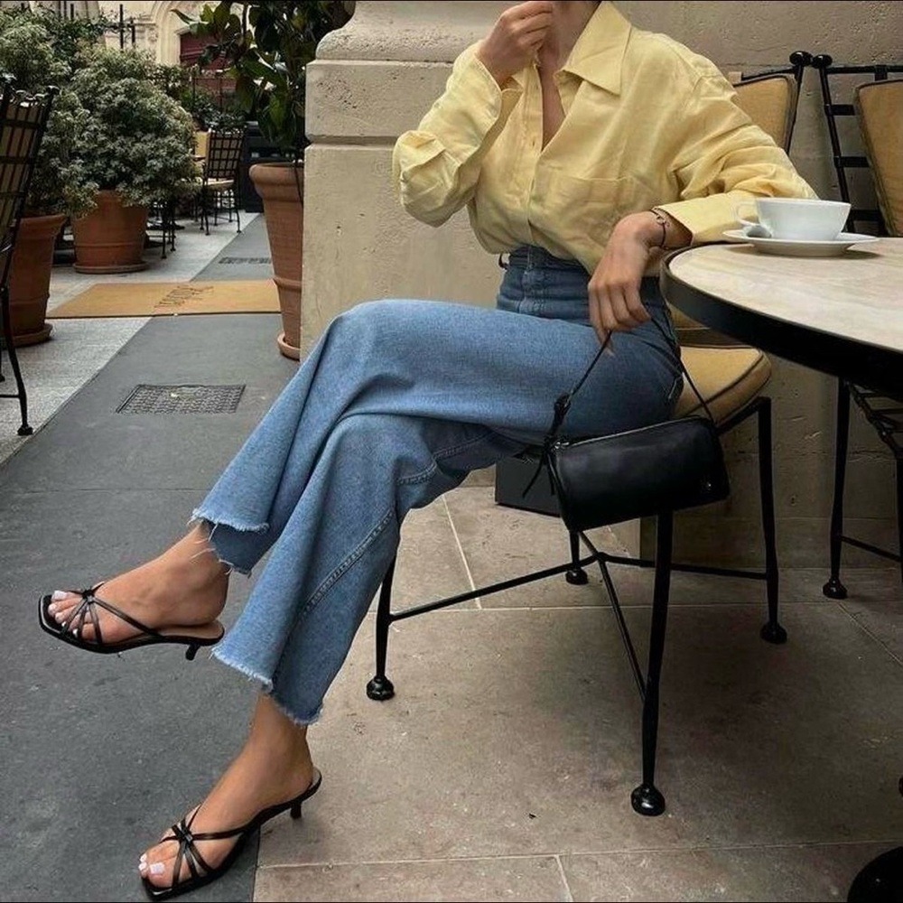 βοΈsoldβοΈOversized Light Yellow Button Down Shirt - Picture 15 of 16